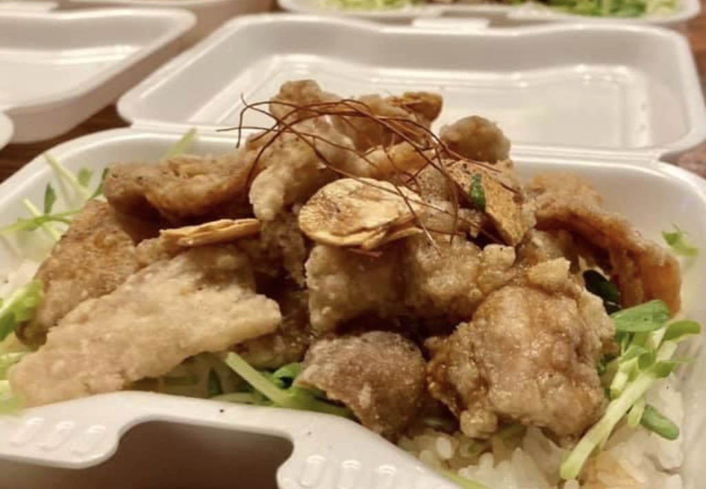 豚肉のガーリック竜田揚げ丼 もっきり荘